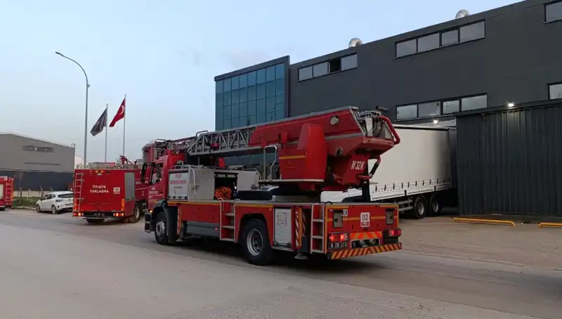 İnegöl'de Patlayan Yangın Alarmı: Fabrika Alev Alev Yandı!