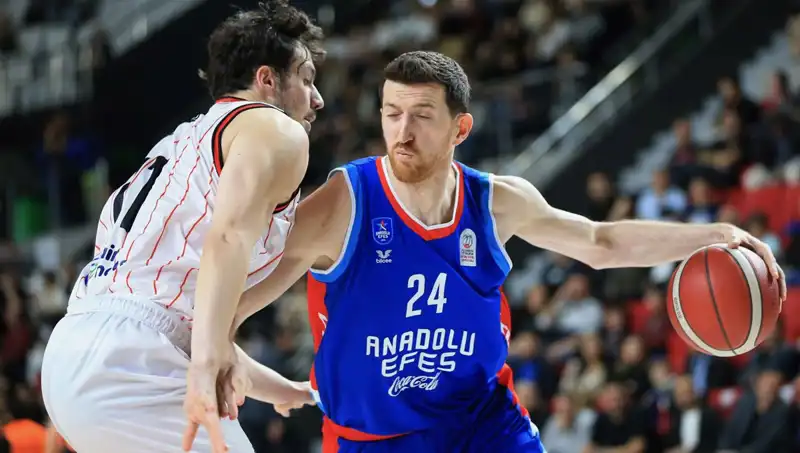 Anadolu Efes, Euroleague'de Zirveye Tırmanmak İçin Kritik Maçta