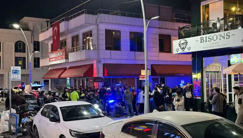 Kafede Kanlı Anlar: Havaya Ateş Açan Kişi Bıçakla Kafe Sahibine Saldırdı
