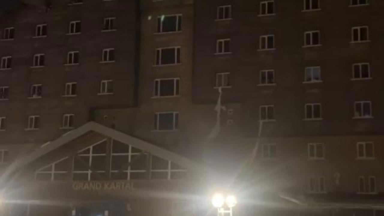 Otel Yangınında Çarşaflar Kurtuluş Yolu Oldu