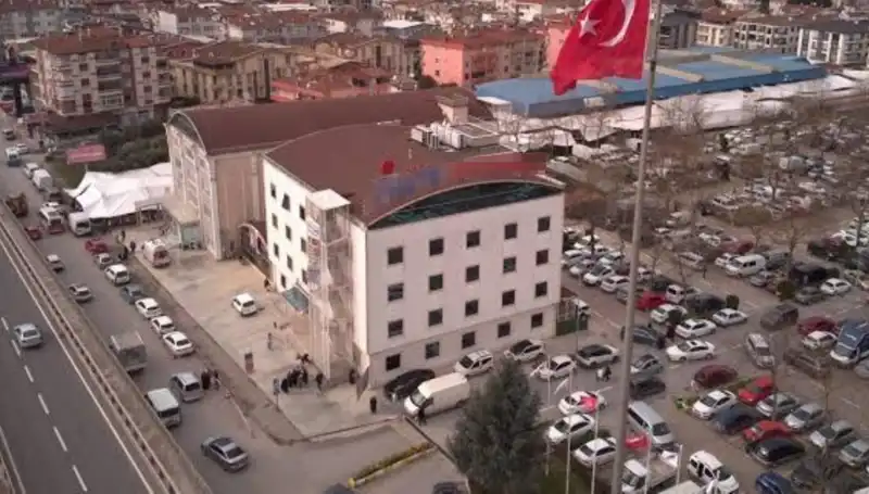 Özel Hastaneye 'Deprem Mührü': Çarpıcı İddialar ve Gereçler!