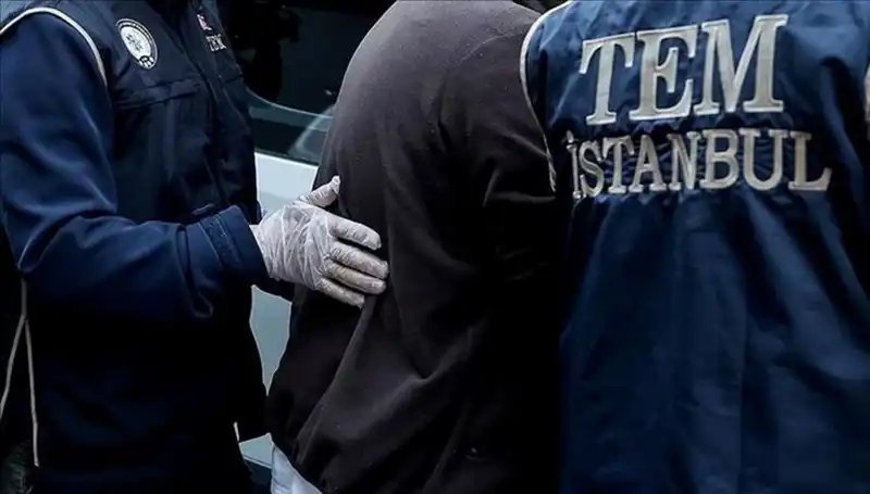 İstanbul'da Şok DHKP-C Operasyonu: 35 Gözaltı, Eski Başkan Dikkat Çekiyor!