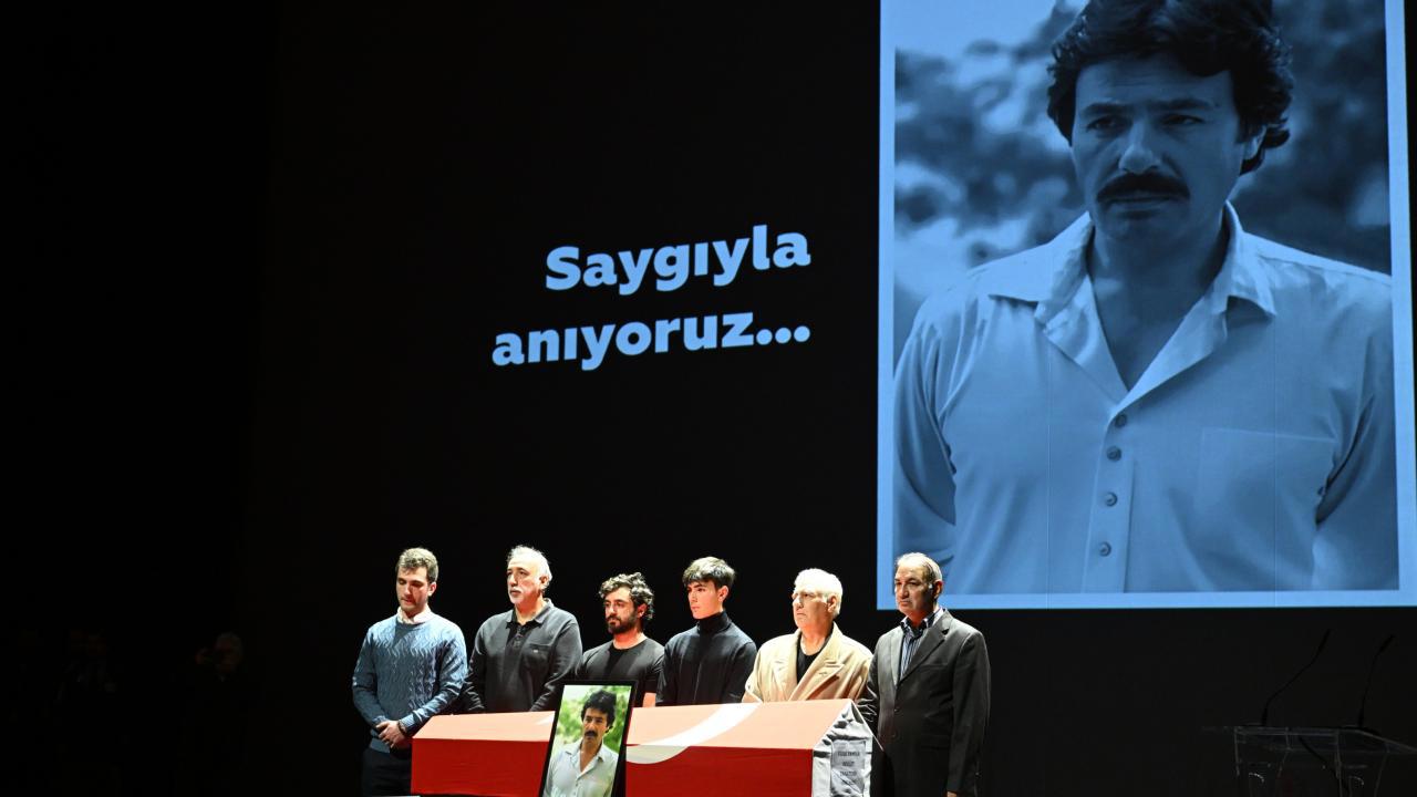 Ferdi Tayfur için AKM'de unutulmaz bir tören düzenlendi