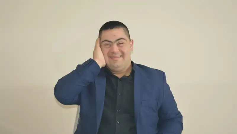 Down Sendromlu Genç Erdinç’in Hayali: Müzik Dünyasını Fethetmek
