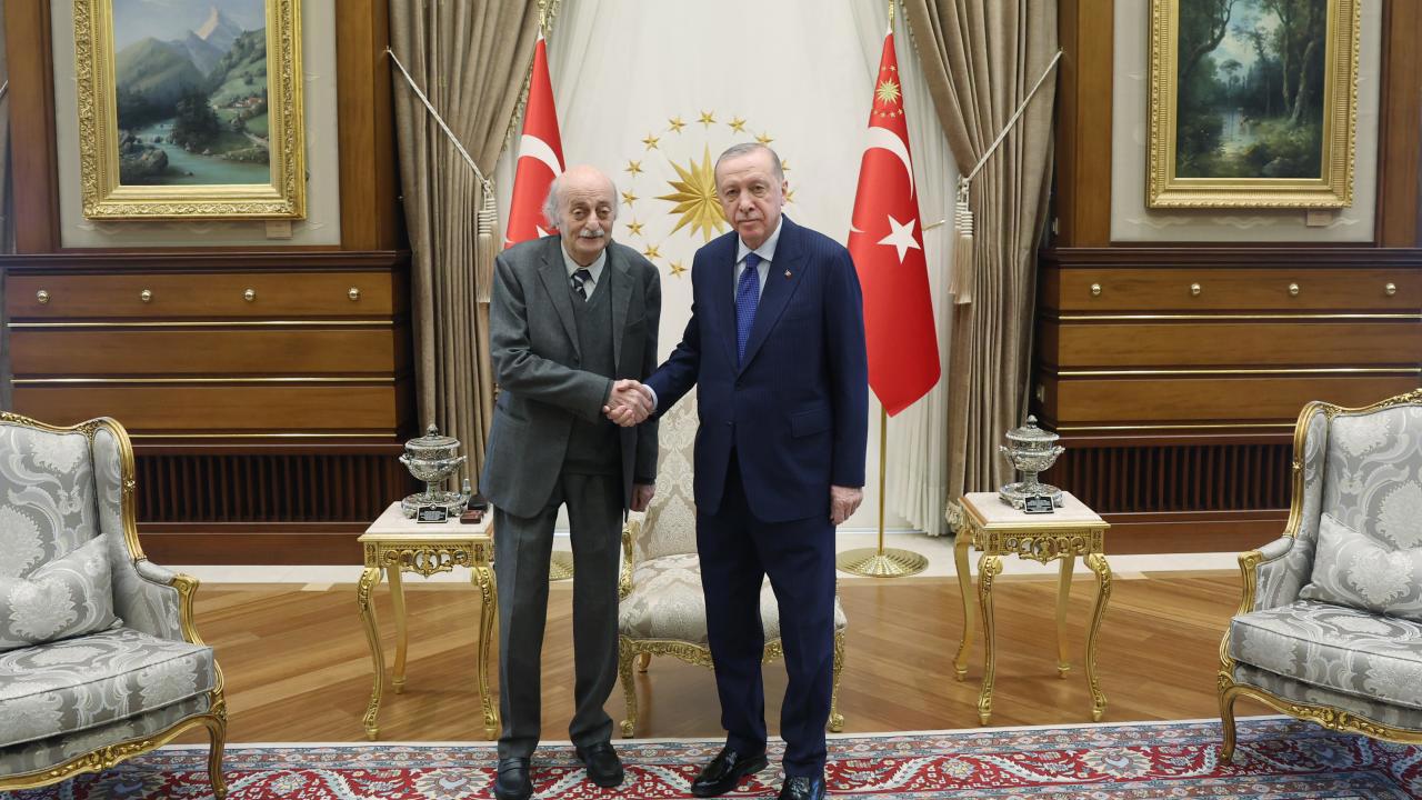 Lübnan'da Dürzi lider Canbolat Türkiye'nin Suriye'ye desteğini övdü