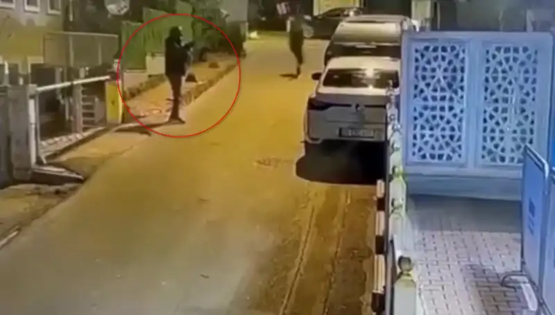 Irak Başkonsolosluğu'na Yapılan Saldırı Anları Güvenlik Kamerasında Görüntülendi