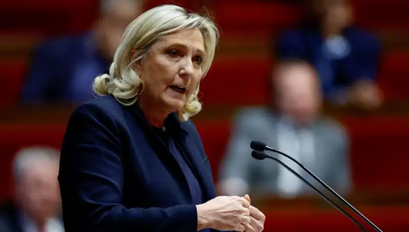 Le Pen’in Siyasi Geleceği Tehlikede: Suçlu Bulunursa Aday Olamayacak!