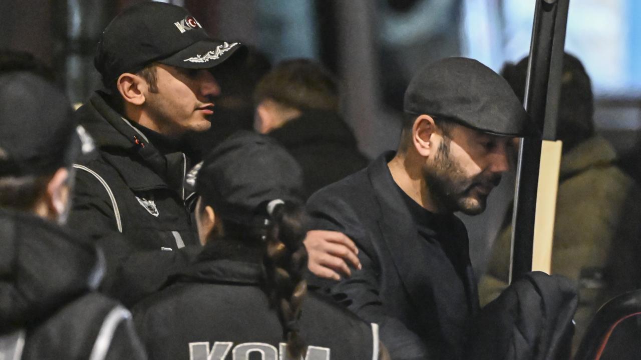 Beşiktaş Belediye Başkanı Akpolat İhale Yolsuzluğu İddialarıyla Tutuklandı