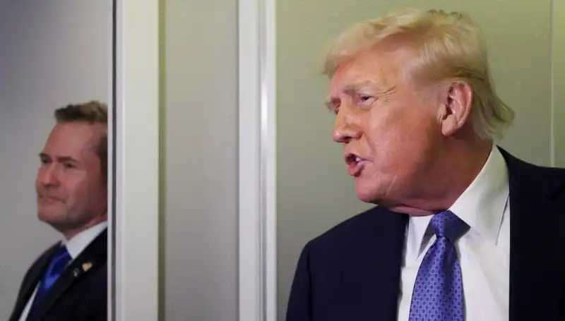 Trump’ın Sırrı Sızdırması: Mike Waltz Görevden Alındı!