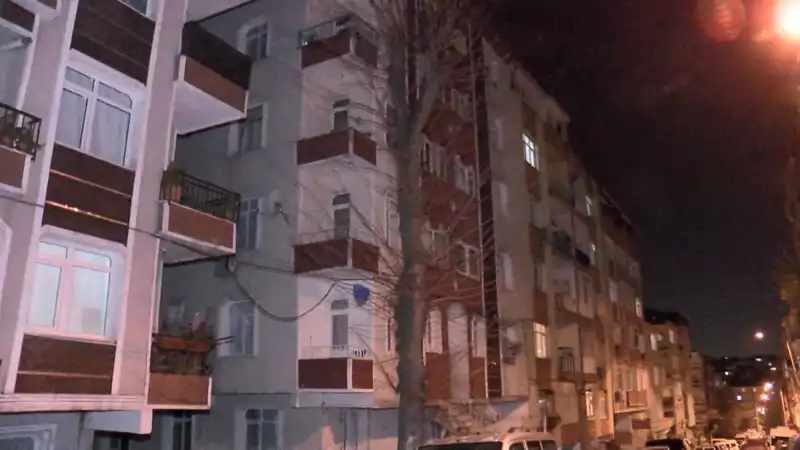 Altı Katlı Apartmanda Panik Anları: Kolonlardan Gelen Sesler Korkuttu!