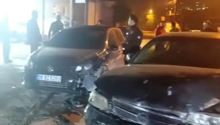 Çevrim Dışı Kaçış: Mia ve Arkadaşlarının Şanssız Kazası