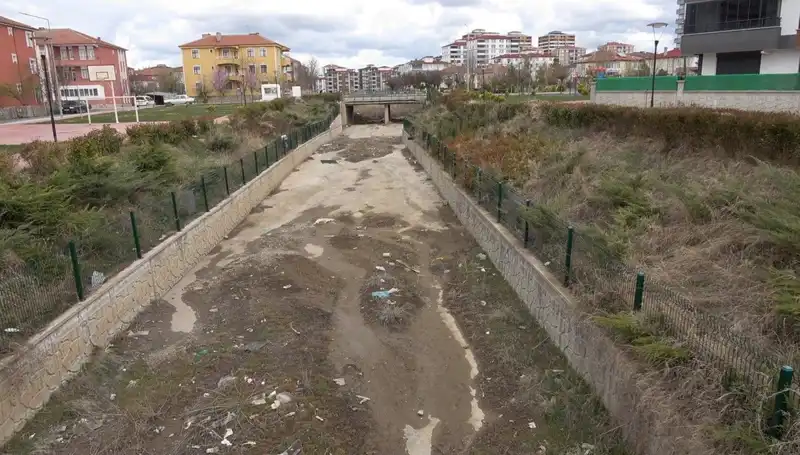 Coşkun Nehir Kuruyor: Su Krizi Sınırda!
