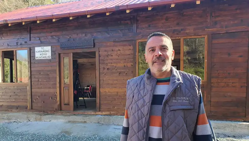 Köy Muhtarı Hayvanlarını Satarak Ahşap Sosyal Tesis Yaptırdı