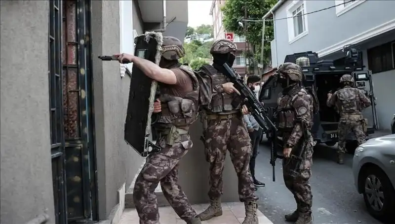 İstanbul'da DAEŞ'e Yönelik Dev Operasyon: 20 Kişi Gözaltında