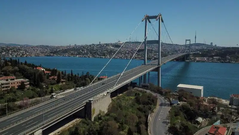 İstanbul'daki Deprem: Köprü ve Tünellere Etkisi Üzerine Bakan Uraloğlu'ndan Açıklama