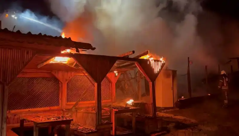 Şile’de Gözleme Restoranında Yangın: Altı Mekan Küle Döndü!