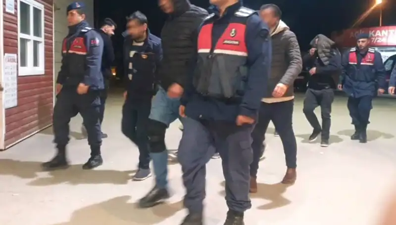 Uyuşturucu Partisi: Bağ Evinde Şok Baskın Gerçekleşti!