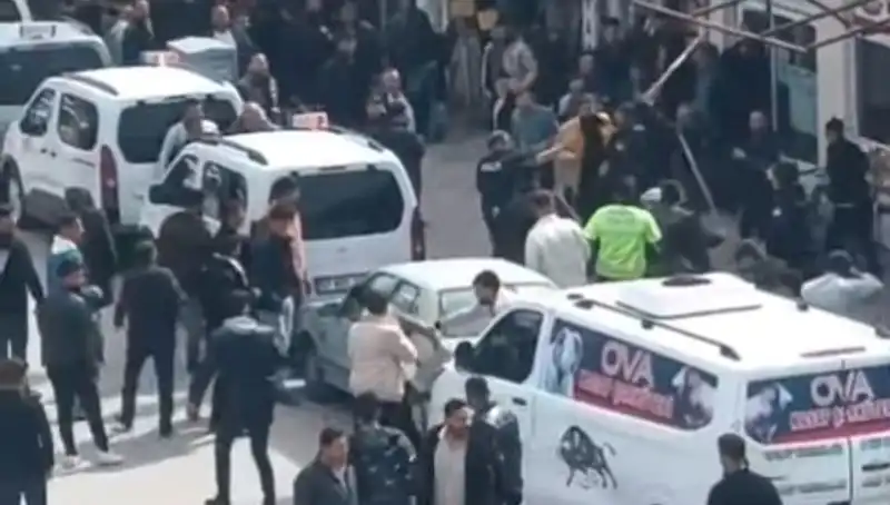 Erciş'te Taşlı Sopalı Kavga: Olayda 7 Kişi Gözaltına Alındı