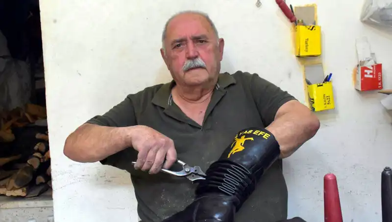 Tireli Hasan Usta'nın 64 Yıllık Ustalığı: Sanatını Yaşatan Bir Efsane