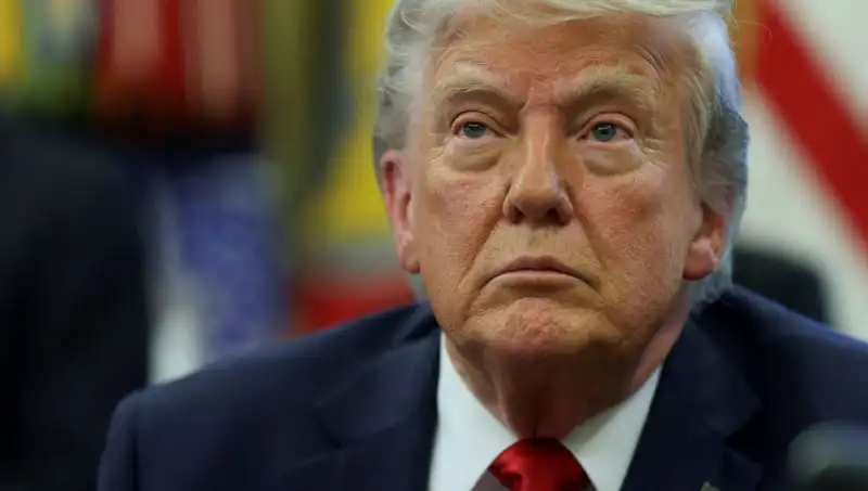 Trump'ın Çarpıcı Açıklaması: "Hem Ülkeyi Hem Dünyayı Yönetiyorum"