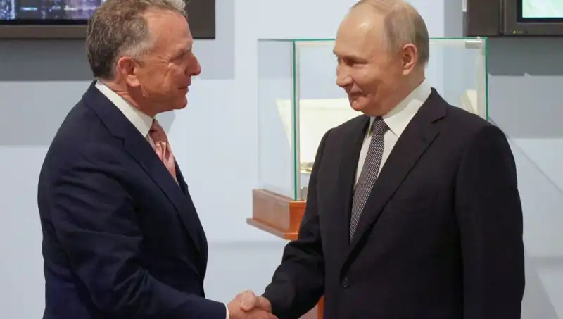 Putin ve ABD: Moskova'da Beklenmedik Dostluk Görüşmesi