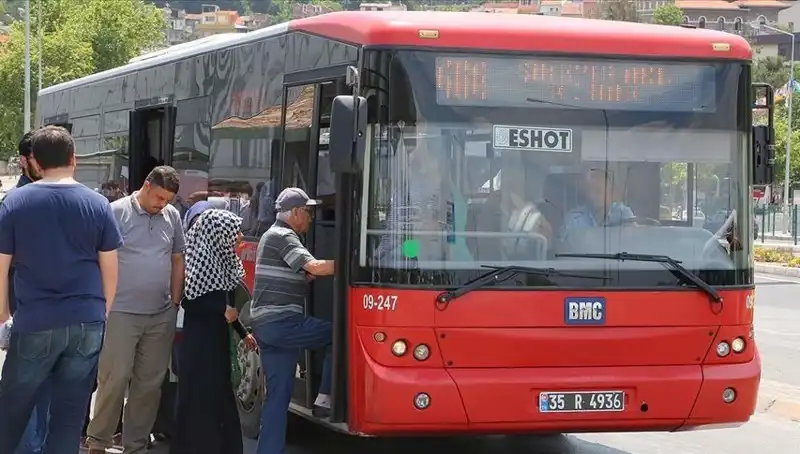 İzmir'de Öğrenci İndiriminde 30 Yaş Sınırı: Ceza ve Tartışmalar