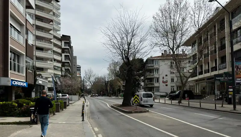 Kadıköy'deki Tehlikeli Cadde: Sürekli Kazaların Nedenleri ve Çözüm Önerileri