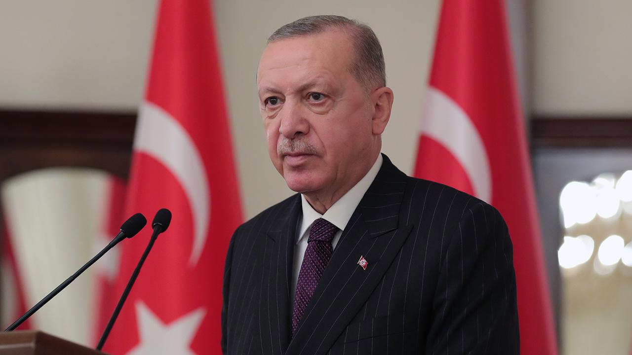 Cumhurbaşkanı Erdoğan, Bolu'da yangın faciası için incelemede bulundu