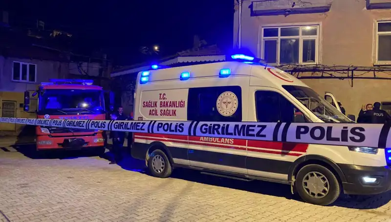Yaşlı Adamın Evinin İçinde Gizemli Yangın: Neler Oldu?