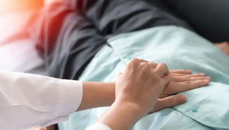 Doktora Gitti, Hayatının Değiştiğini Öğrendi: Sadece Bir Belirtiyle!