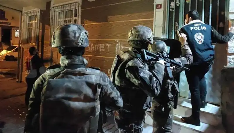 8 İlde Bahis ve Kara Para Operasyonu: 500 Milyon Liralık Varlığa El Konuldu!
