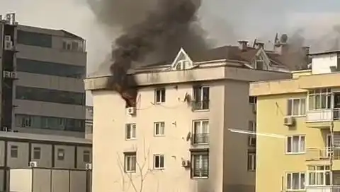 Mecidiyeköy'de Dört Katlı Binada Yangın Paniği: 20 Kişi Kurtarıldı
