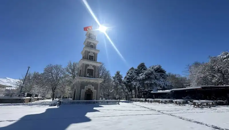 Nisan Ayında Erzincan'a Yağmurlar, Kar ve Beklenmedik Soğuklar Hakim Oldu