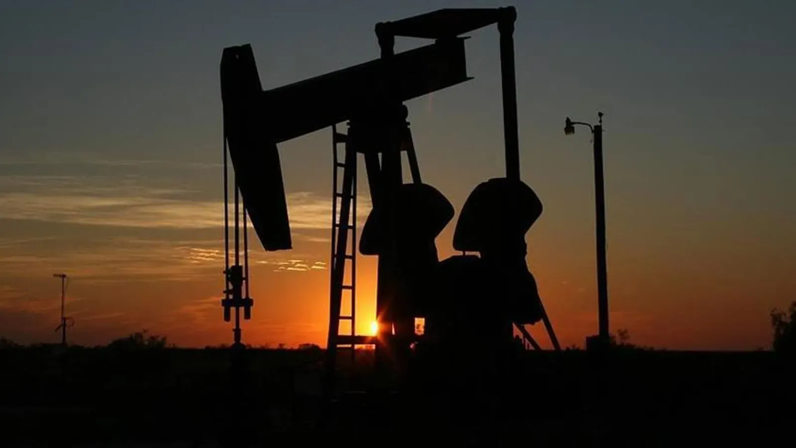 Brent Petrolün Varil Fiyatı 70,82 Dolara Geriledi: Enerji Piyasasında Hareketlilik