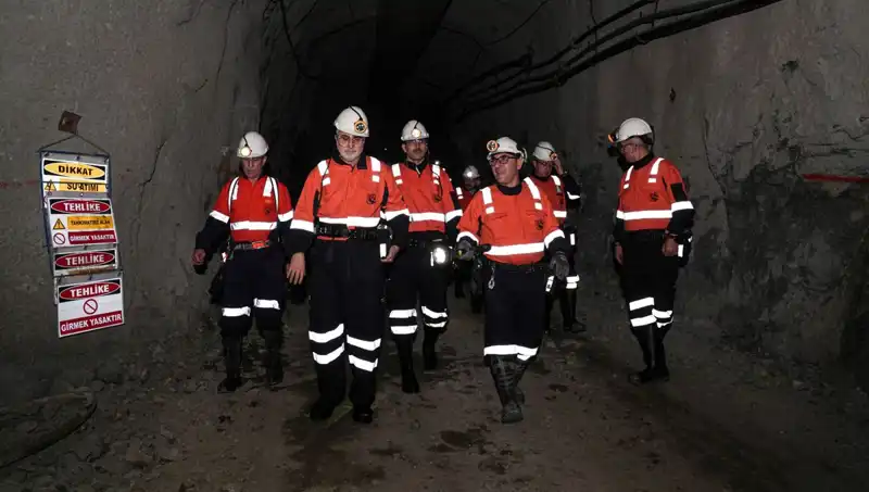 Bakan Işıkhan Altın Madeninde Gözlemlerde Bulundu: Yatırım ve Gelecek Hedefleri