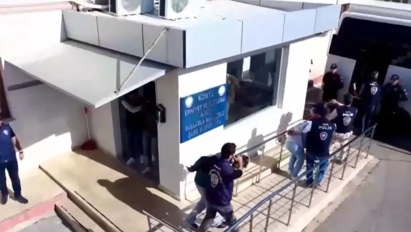 Türkiye'nin 10 İlinde Tarihi Dolandırıcılık Operasyonu Gerçekleşti