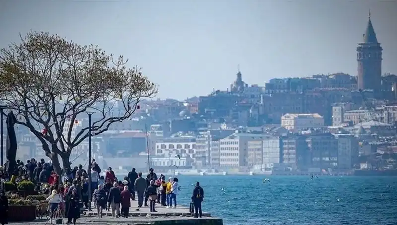 İstanbul'da Bahar Kendini Gösteriyor: Hafta Sonu Hava Sıcaklıkları Artıyor